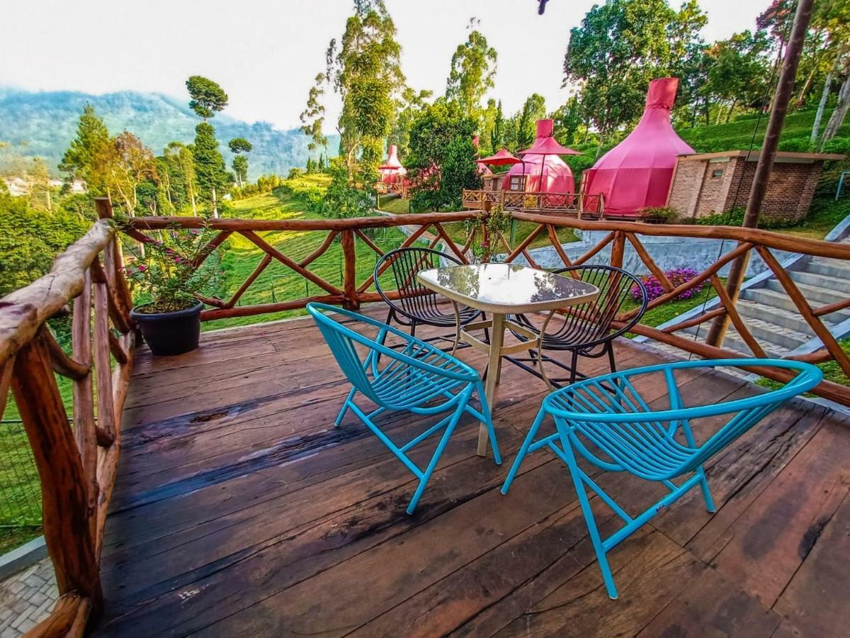 Mulberry Hill By The Villa Bandung